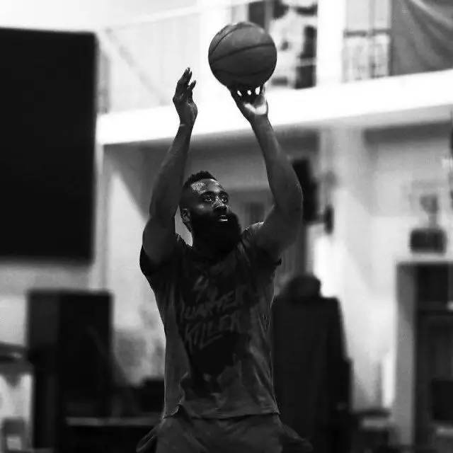 时聚焦在同 时聚焦在同